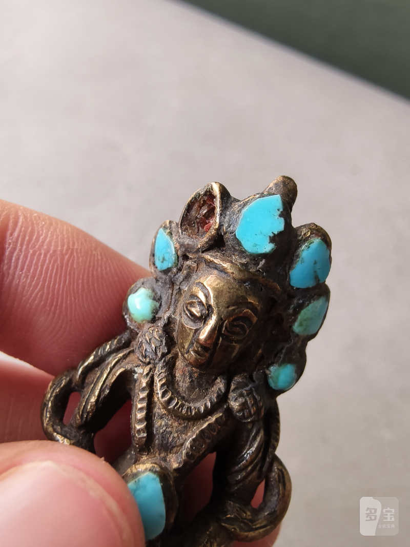 A copper gahu with partially gilded silver front with 'Buddhist emblems' and figure of Amitayus with turquoise inlays - 图9